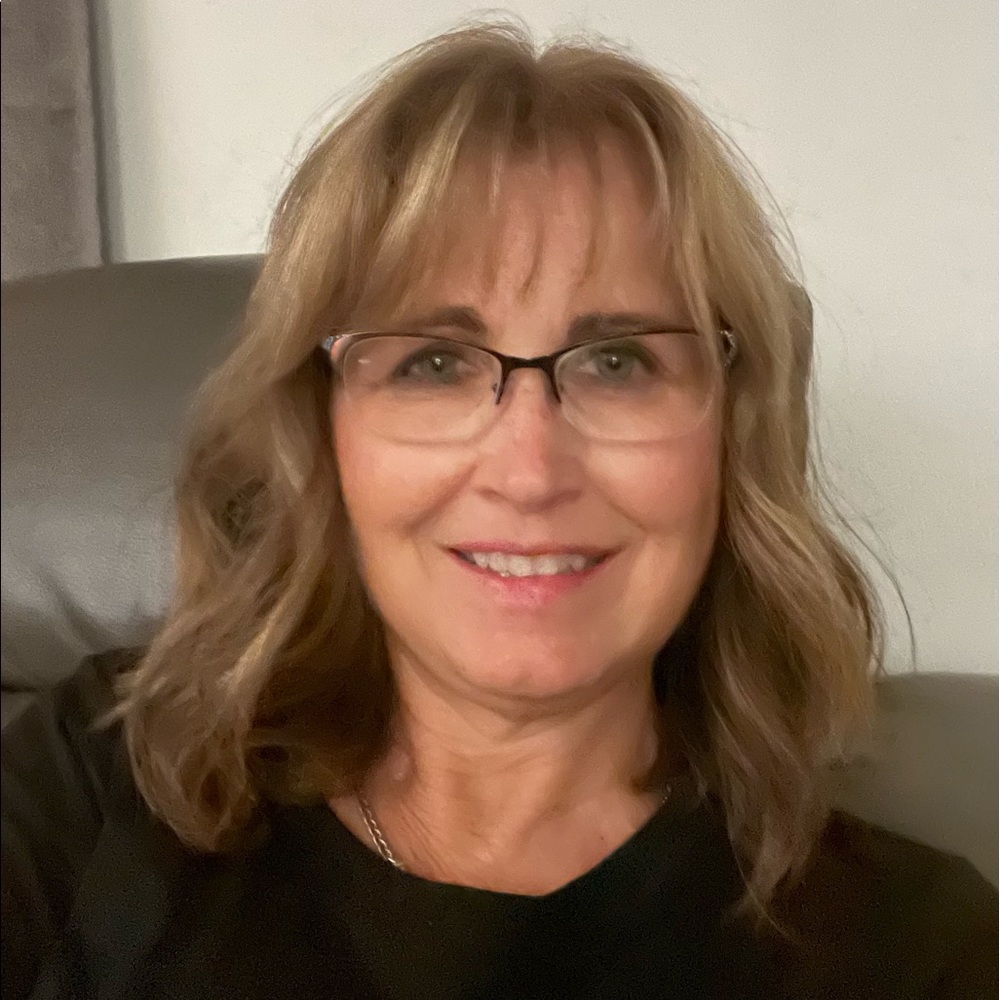 Meet your Posher, Debbie